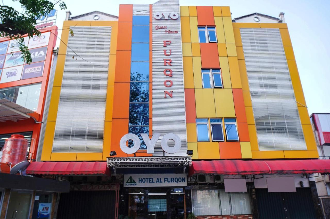 Capital O 142 Hotel Al Furqon Syariah Palimbão Exterior foto